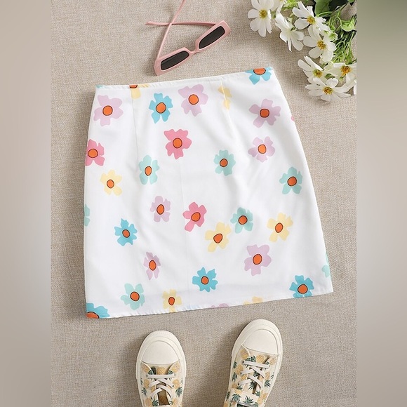 SHEIN Dresses & Skirts - *5 for $20 sale* Pastel Floral Print White Mini Skirt